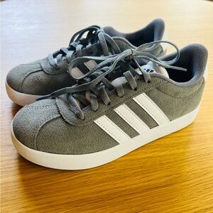 adidas suede sneakers size 3